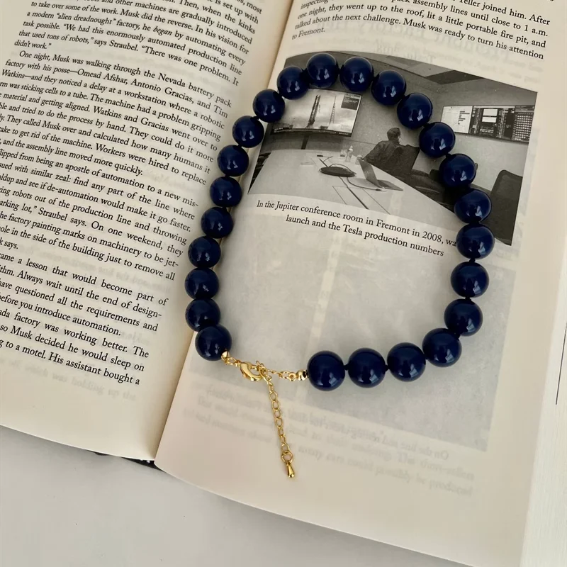 黒と青のビーズネックレス【シンプルなデザイン・鎖骨チェーン・ファッションスタイル】