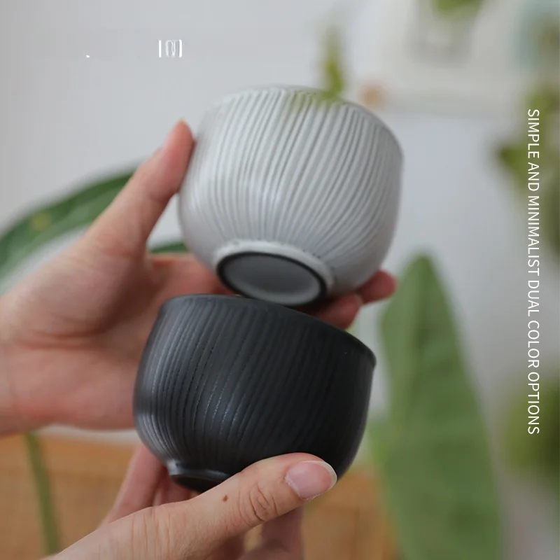黒陶製縦縞ラテアートカップ：高級感あるアフタヌーンティー用の陶器カップとは