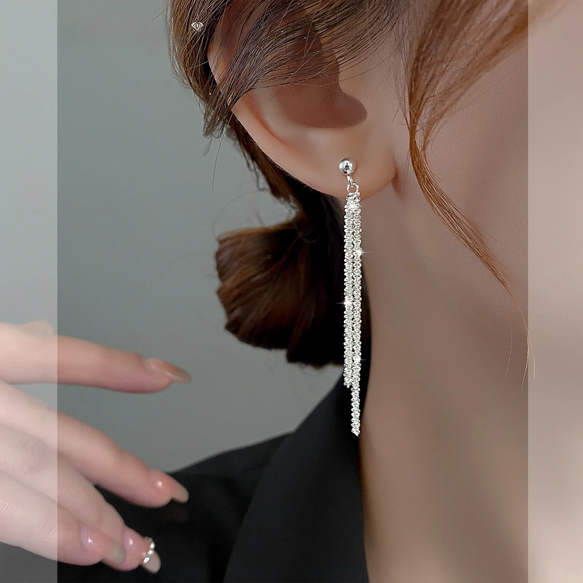 水波模様のロングタッセルピアス：日韓スタイルの高級感を実現する女性向けアクセサリー