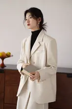 デザイン性のある薄手の女性用ジャケット【小柄向け・スーツスカート・春用】（セットアップ対応）