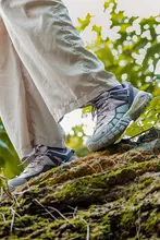 女性用アウトドア登山靴【衝撃吸収・滑り止め・軽量・耐磨耗性】