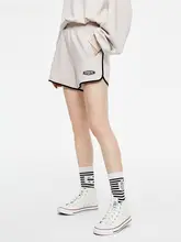 秋季新作 ビンテージ風 米白色 カジュアル シンプル ライフスタイル スポーティー ショートパンツ（セットアップ対応）