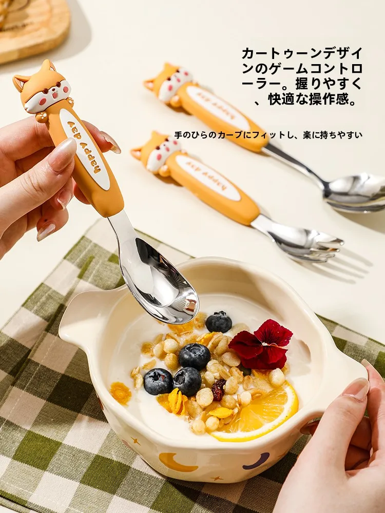 離乳食のスプーンを初めて使うとき、どうやって選び、どう使うの？