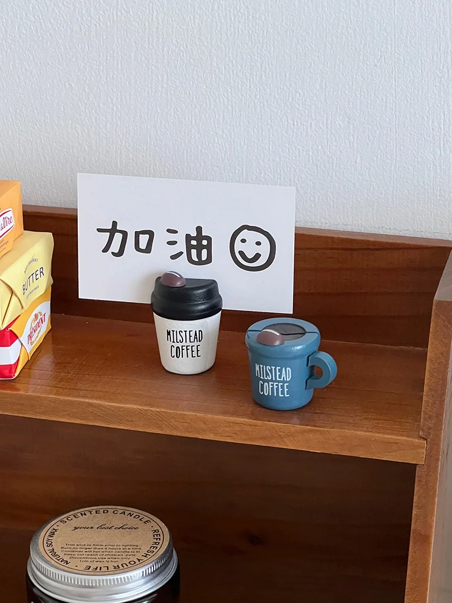 レトロ木製コーヒーカップ型メモクリップ：スタンド式デスク用の高級感あるときメモグッズ