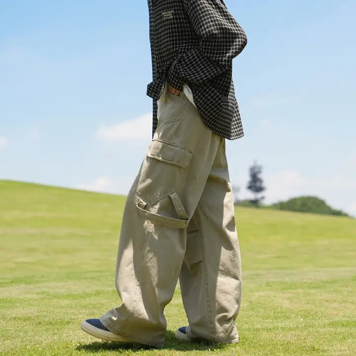 春秋用カーキ色ワイドストレートパンツ【極上の柔らかさ・ユース向け・カジュアルスタイル】（セットアップ対応）