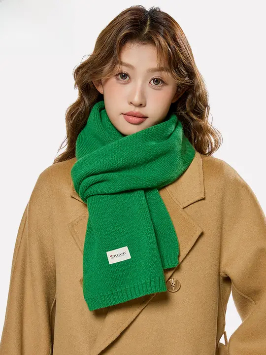 緑のニットスカーフ【秋冬用・保温・柔らか】
