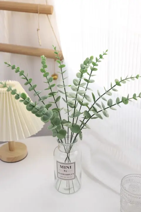 フェイクグリーン 偽の花 装飾花飾り 北欧スタイルの室内シーンに適した ユーカリのコインリーフデザイン