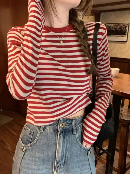 ヴィンテージスタイルのストライプTシャツ【女性用・ハイウエスト・ショート丈・長袖・スリムフィット】