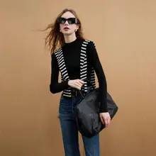 無縫一体型の三色ハイネックニットセーター【フィット感・秋冬用】