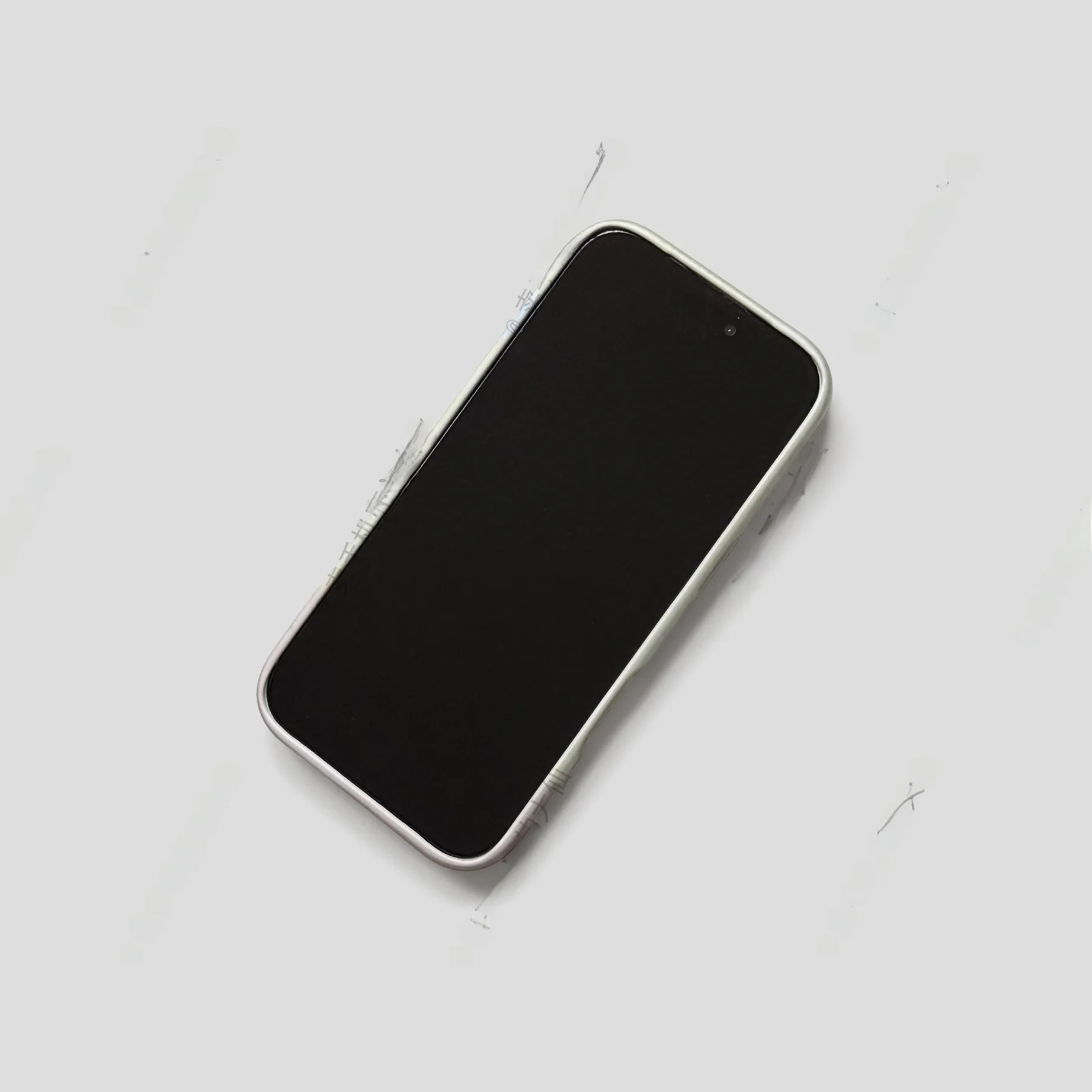 100均やセリアのiPhoneケースと比べて、このレトロフルーツケースは本当に価値があるのか？