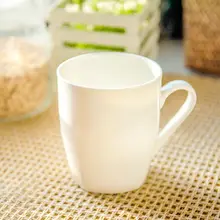 マグカップ 白色 家庭用 陶器 シンプルデザイン 骨瓷 4個セット 創造的
