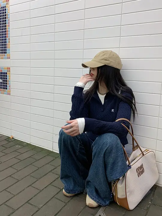 学院風ポロ襟ツイストニットトップス【女性用・長袖・フィットデザイン】