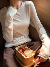 フリルデザインの長袖Tシャツ【春秋用・肌触りが良い・スリムフィット・高弾力】