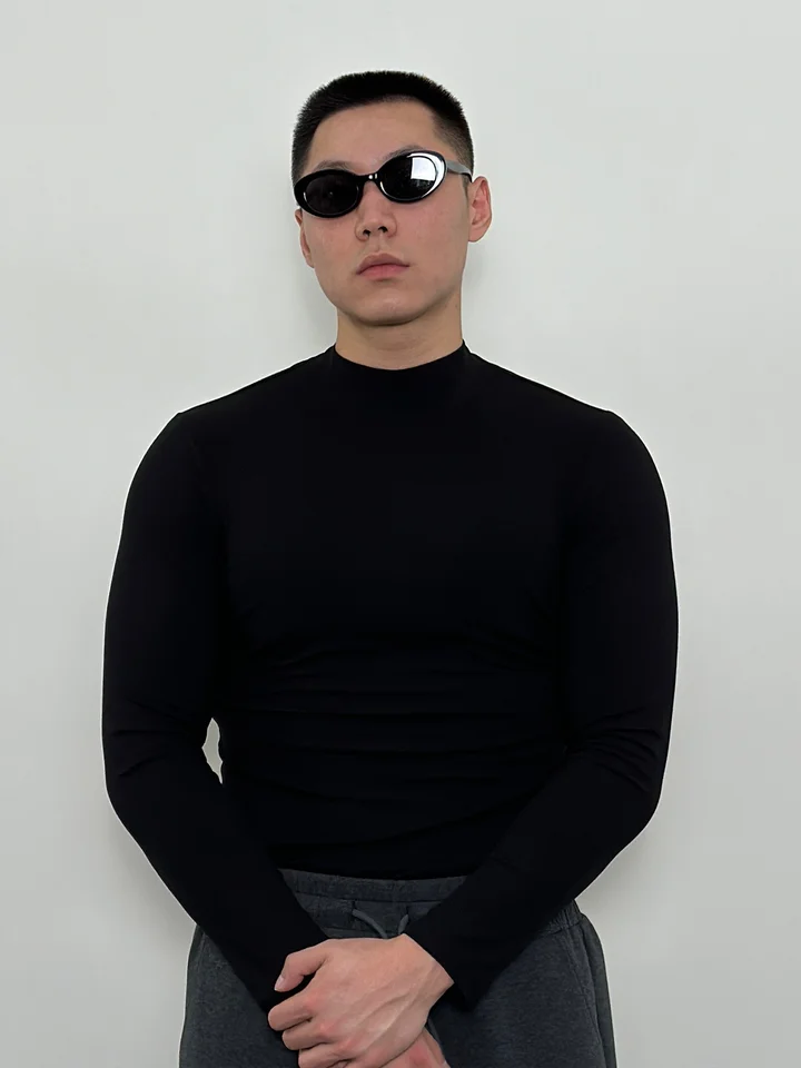 プルオーバー 半高ネック ストレッチフィット長袖Tシャツ【シンプルデザイン・メンズ・フィットネス用】