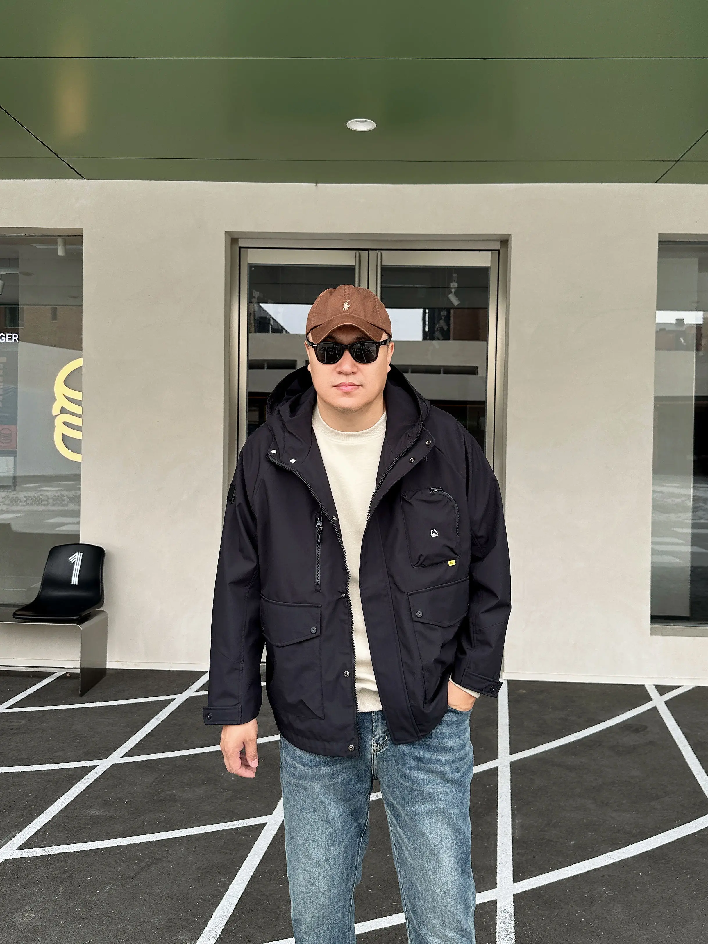 機能的でかっこいいメンズアウトドアジャケットは、どう選ぶ？