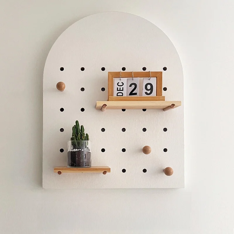 2×4 DIYで壁を彩るなら、このウォールデコレーションボードがおすすめ？