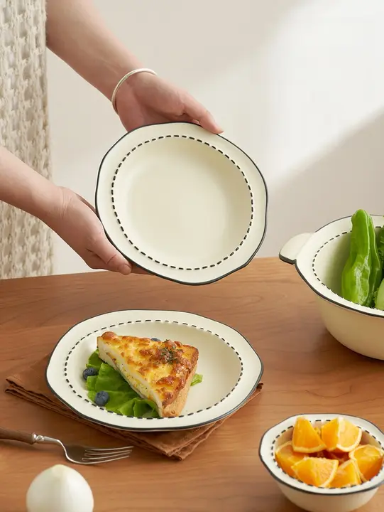 手捏陶器製 不規則なデザインの和風薬味皿【家庭用・火鍋用】