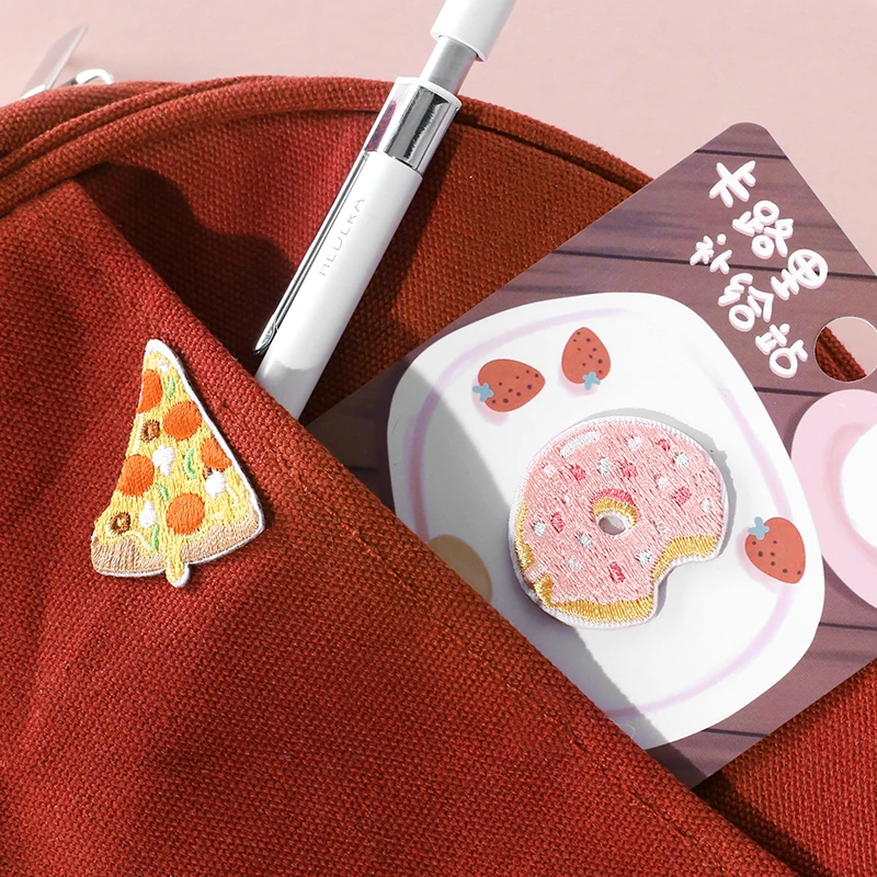 お洒落なステッカーを自作するなら、このカートゥーンのお菓子パッチがベスト？