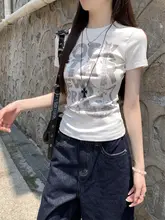 個性的なロゴプリントの女性用フィットTシャツ【夏用・ショートスリーブ・アメリカンカジュアル】