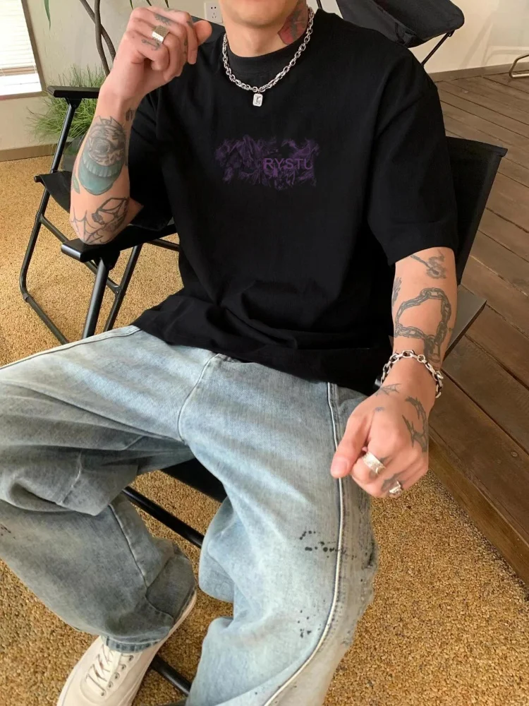 人気のモード系Tシャツとは？抽象的なグラフィックが魅力の今夏のベストアイテムとは？