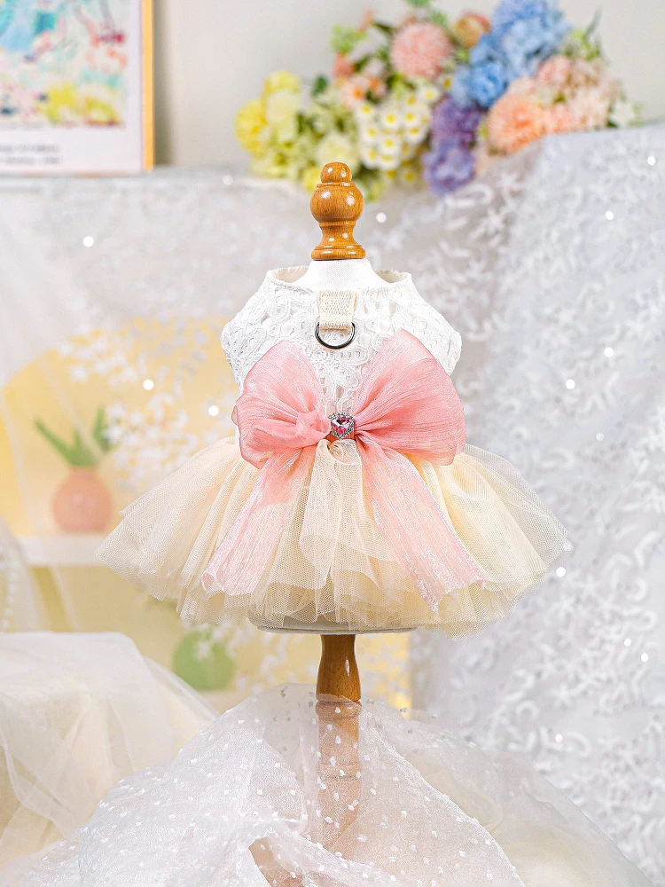 トイプードルの夏用かわいいドレス服：ピンクと白の連身裙が小型犬に最適