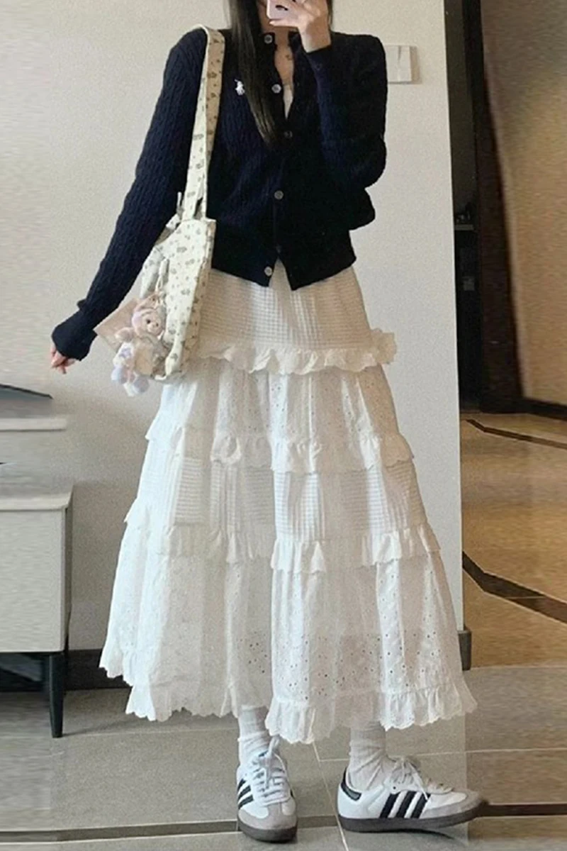 白色花柄レースのハーフスカート【秋用・Aライン・フレア・ミドル丈・大きいサイズ対応】