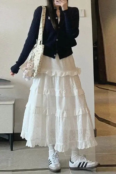 白色花柄レースのハーフスカート【秋用・Aライン・フレア・ミドル丈・大きいサイズ対応】