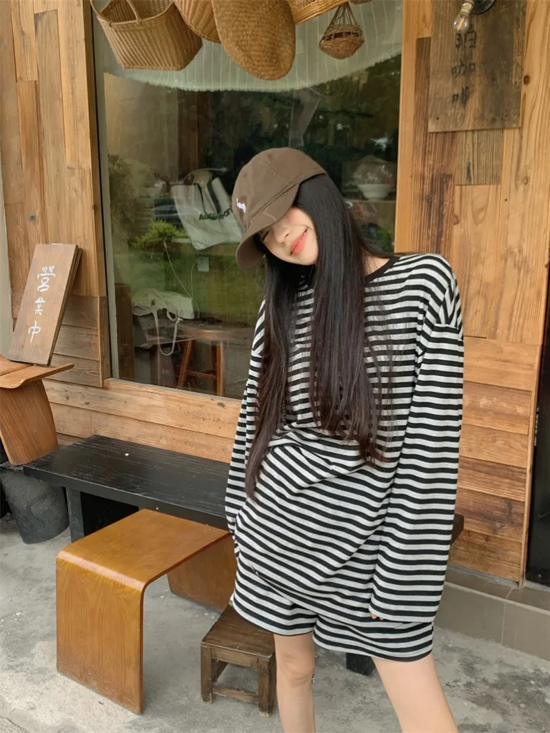 tシャツ ズボンの組み合わせでおすすめのスタイルとは？