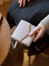 本革製 レディース三つ折り財布【ショートタイプ・高品質牛革・カードポケット付き】