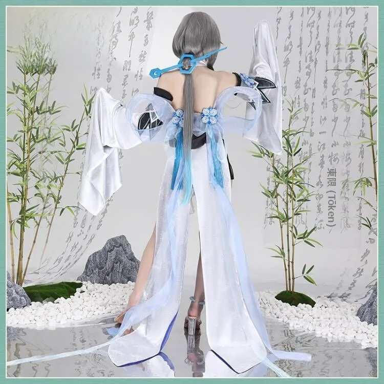 4人組 キャラクター コスプレで古風の世界に足を踏み入れるには？