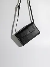 高級感あるメンズショルダーバッグ【カジュアル・斜め掛け・小型】