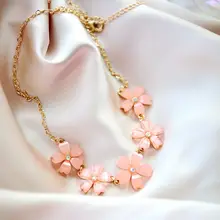 立体的な桜デザインの鎏金ネックレス【多花朵・キラキラストーン付き・女性用・デコルテ用】
