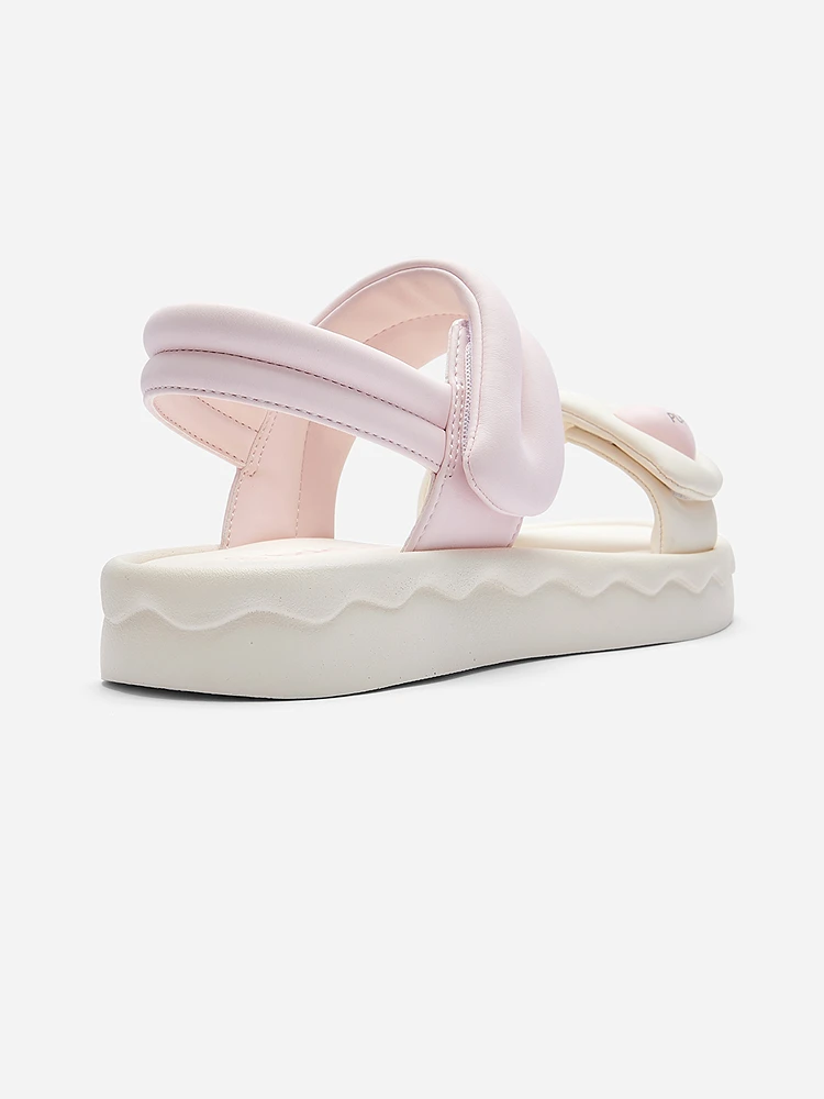 女の子用サンダル：夏の快適さを実現するシンプルデザインモデル