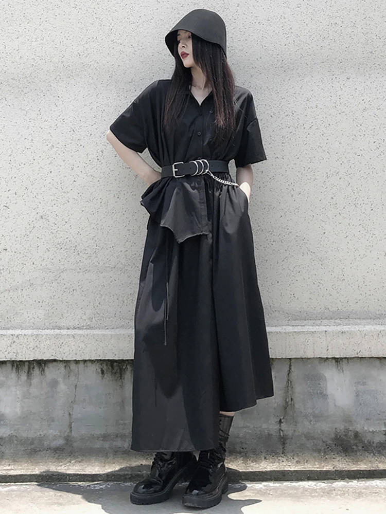 山本風の不規則デザイン ブラックロングスカート：40代女性の通勤コーデに最適な気品あるスタイルアップアイテム