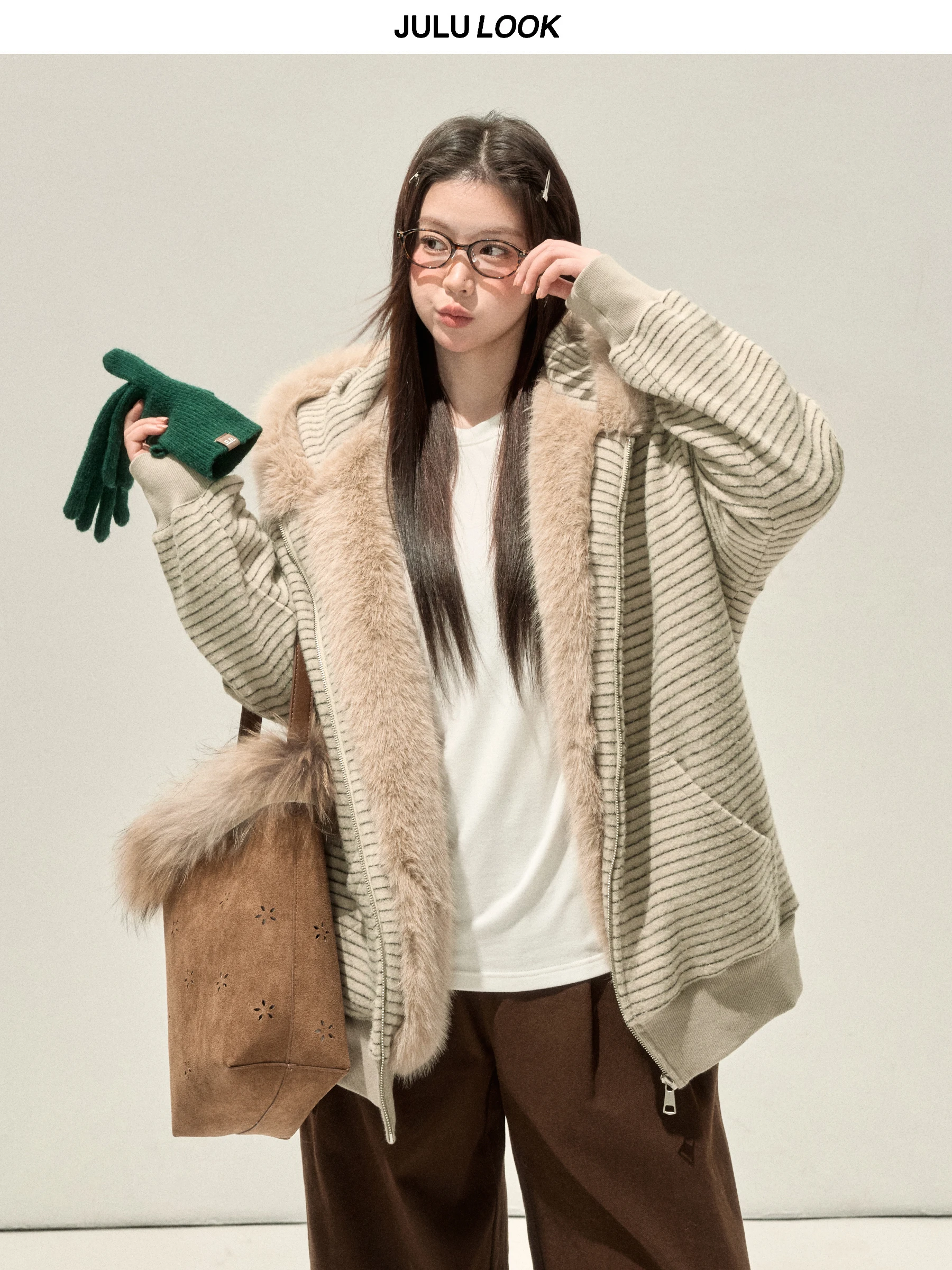 洗えるフュージョンダウンモンスターパーカー：JULULOOKのストライプデザインパーカーが極端冷気に対応するか