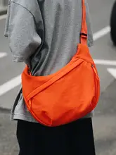大容量トートバッグ【軽量・女性用・肩掛け・通学・通勤・斜め掛け】