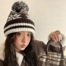 フェアアイル風レトロニット帽【女性用・秋冬・厚手・保温・ポンポン付き・イヤーカバー】