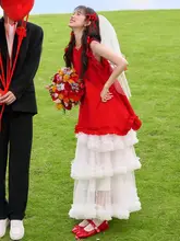 華やかなデザインのレッドウェディングドレス【新婦用・軽量・甘美なスタイル】（セットアップ対応）