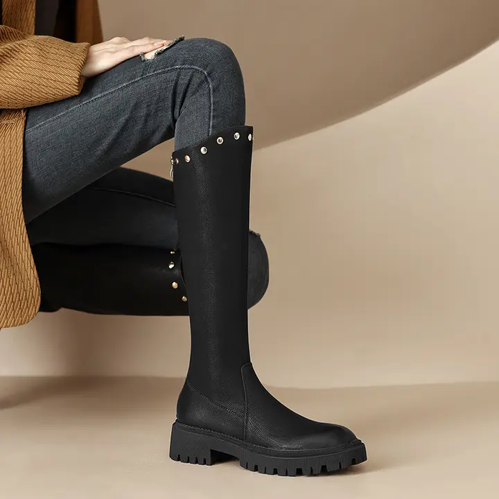 全皮製の厚底ロングブーツ【小柄向け・高筒・ミドルヒール・スタッズ装飾・秋冬用】