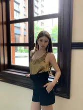 女性用ハイウエスト黒色スーツショートパンツ【ウエストベルト・フラワーバッドデザイン・スマートフィット】