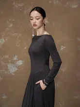 羊毛製のドレープ感あるロングスカート【プリーツ・国風・秋冬用・スリット入り】