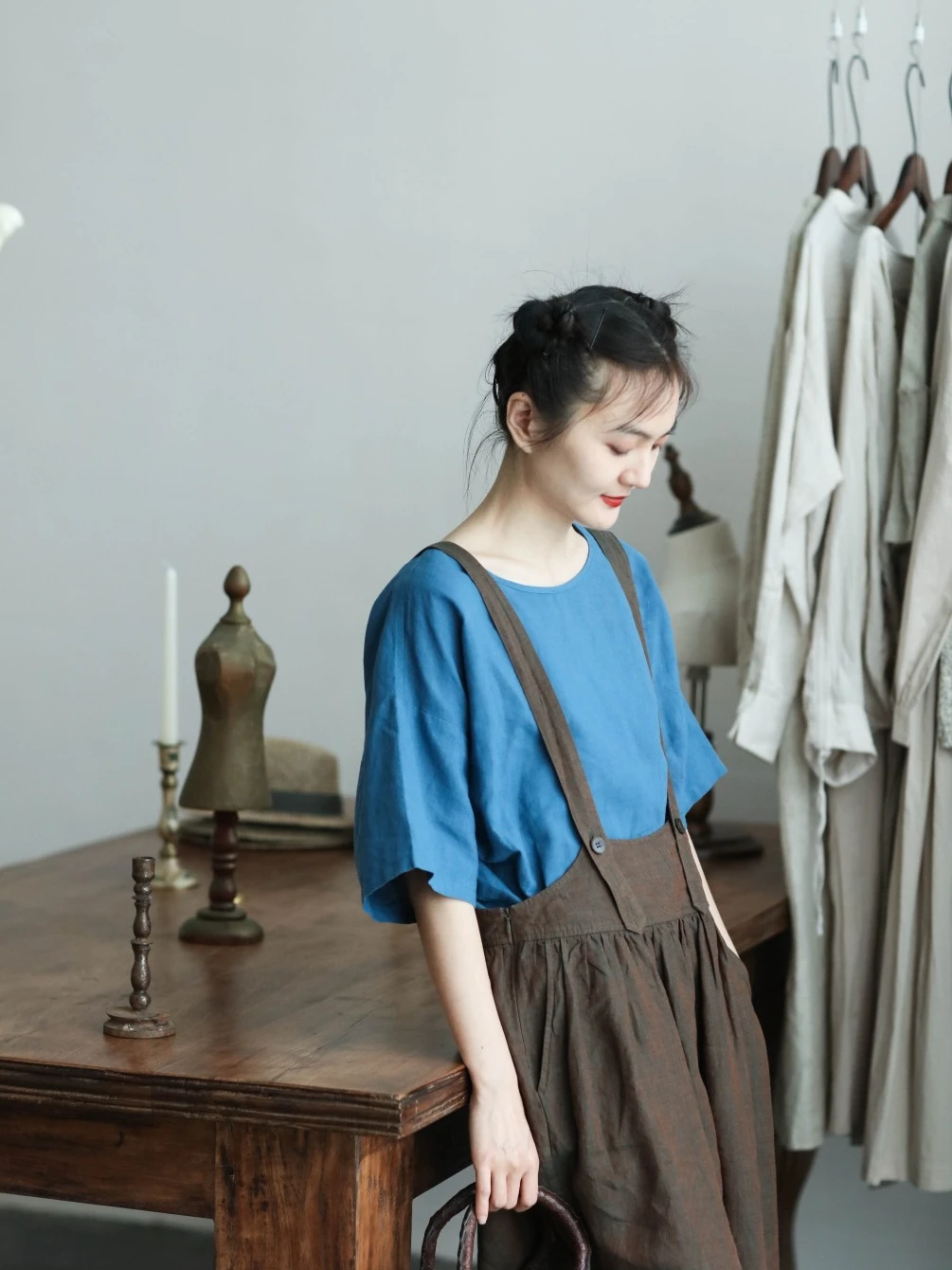 大人可愛い服 50代コーデの完全ガイド｜リネン混合トップスで実現する自然な可愛さ