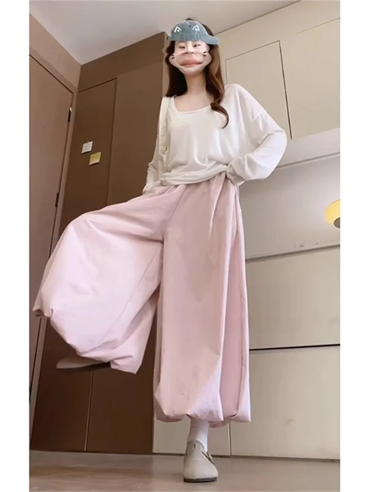 50代の春カジュアルコーデに欠かせない「ゆったり花苞パンツ」は、どう選ぶ？
