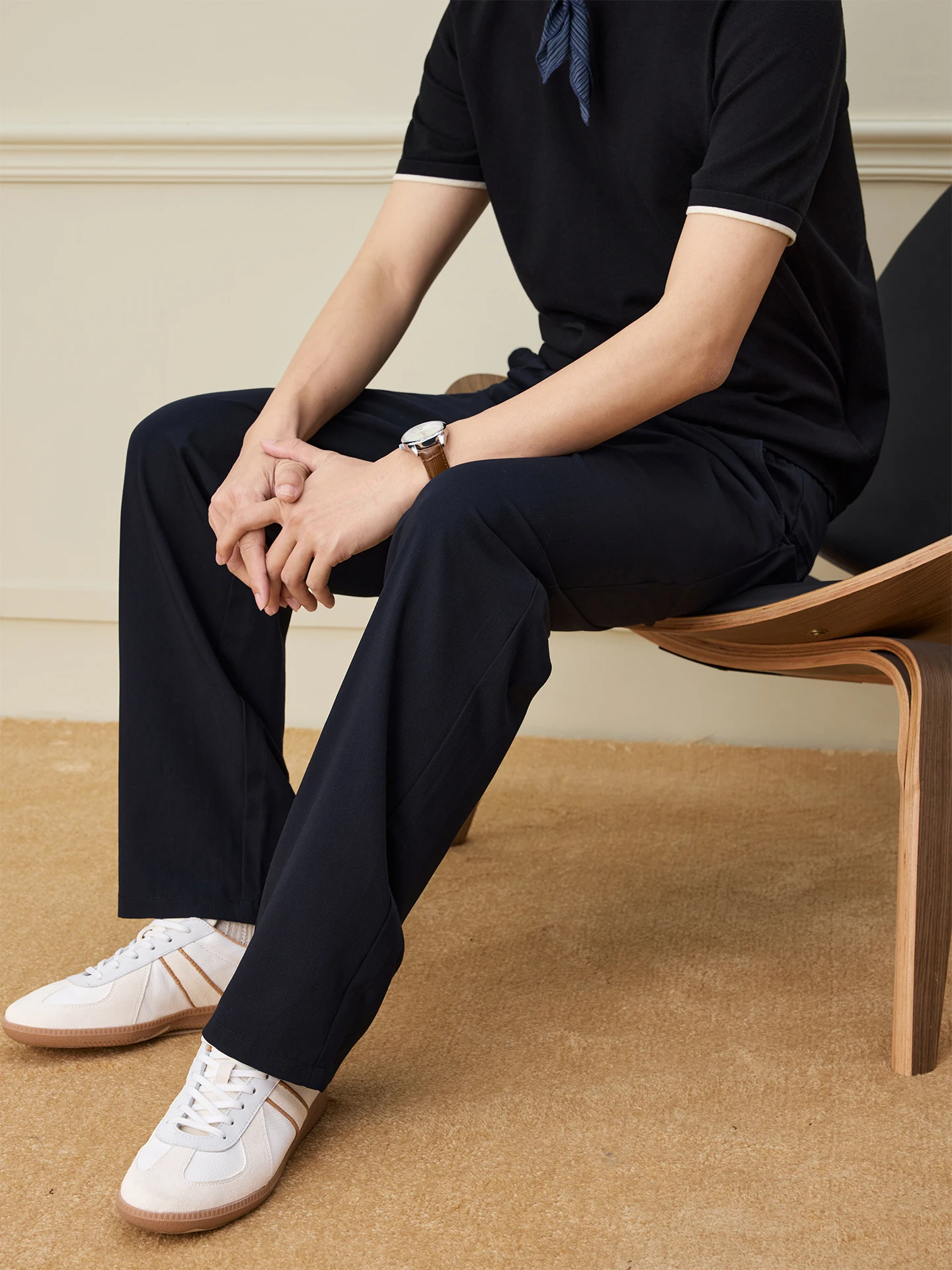 40代の男性が春に着るパンツは、どう選ぶ？