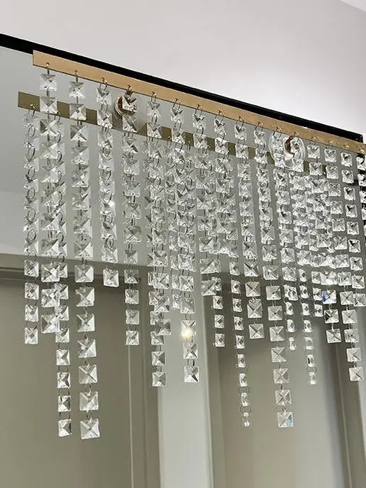 水玉カーテンとは？北欧スタイルの水晶カーテンが提供する空間デザインの実態