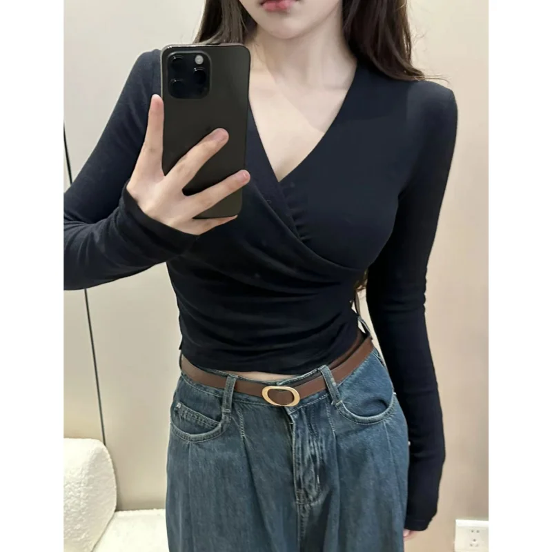 女性用 緑色長袖Tシャツ【春秋用・シンプルデザイン・着回ししやすい】