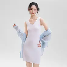 アイスシルク素材のセクシーキャミソールドレス【大きいサイズ・透け防止・外出用】