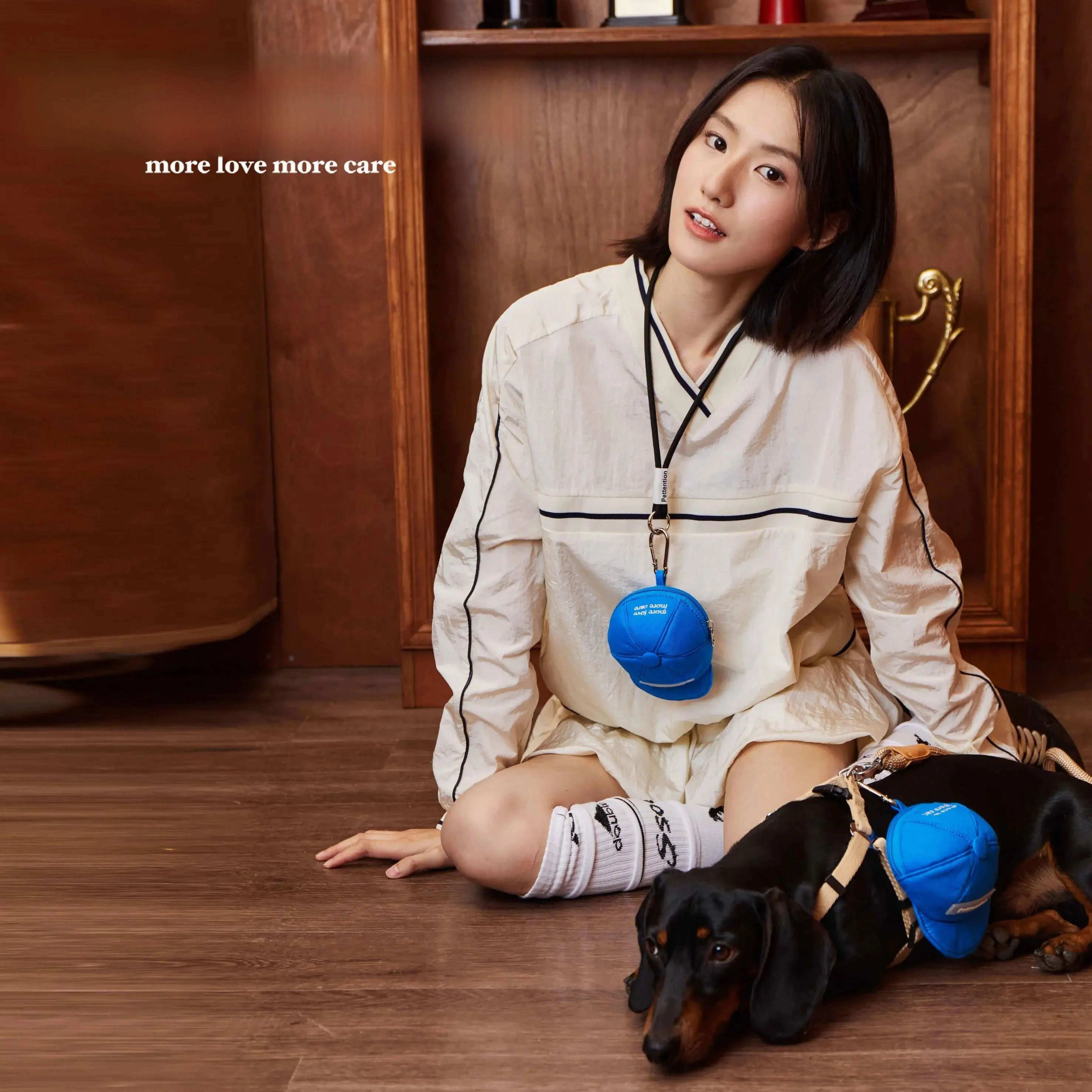 親子用青色キャップバックパック：キャンプ犬用の便利な収納スペースを実現