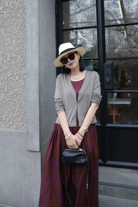 洗濯機対応！Vネックカーディガン【極上の柔らかさ・スーパー120精紡ウール】