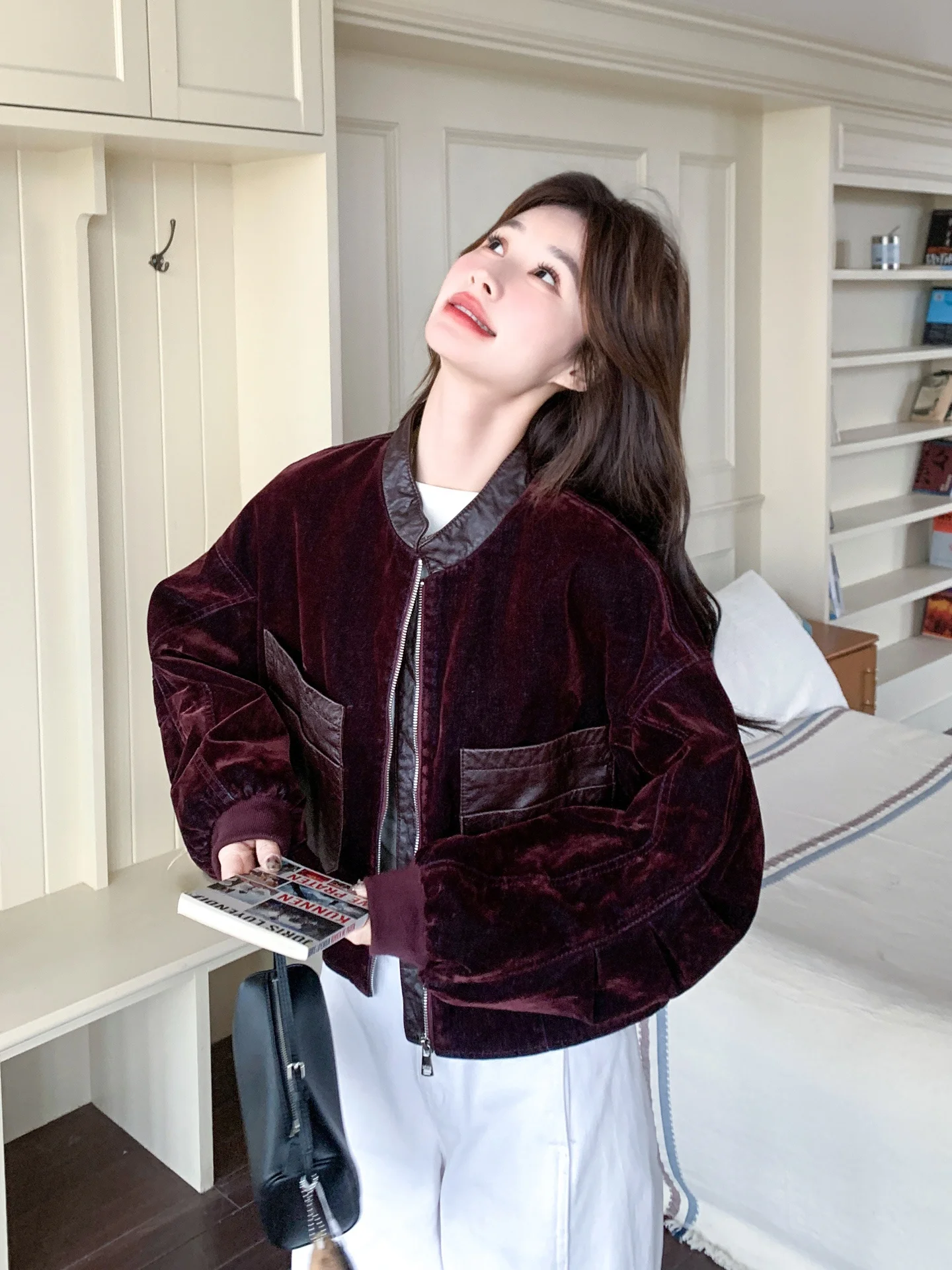 紫色ジャケット：春先のハイセンスな女性向け着用スタイルとは
